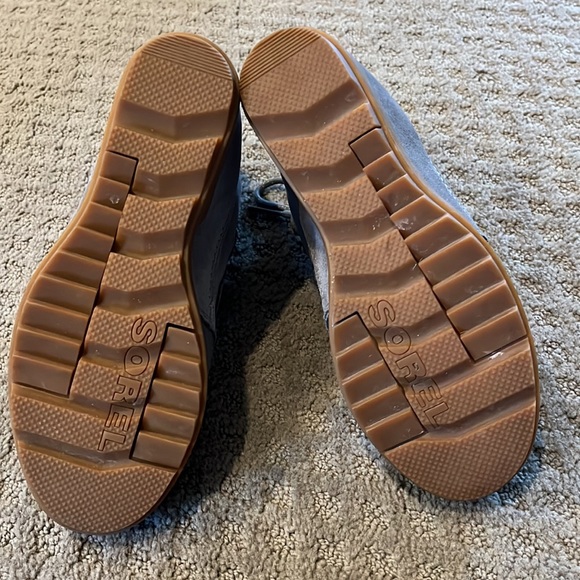 Sorel Evie Grey Suede Wedge Lace-up Ankle Waterproof Bootie. EUC 6.5 - Picture 6 of 8